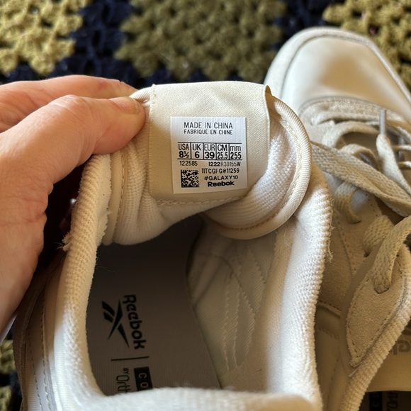 Reebok Sneakers size 8 1/2 NWOT - Picture 5 of 5